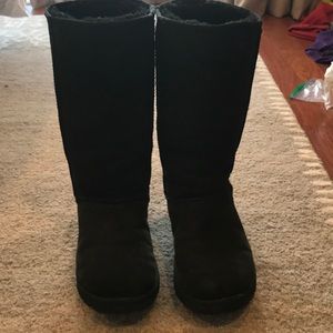 Tall black uggs